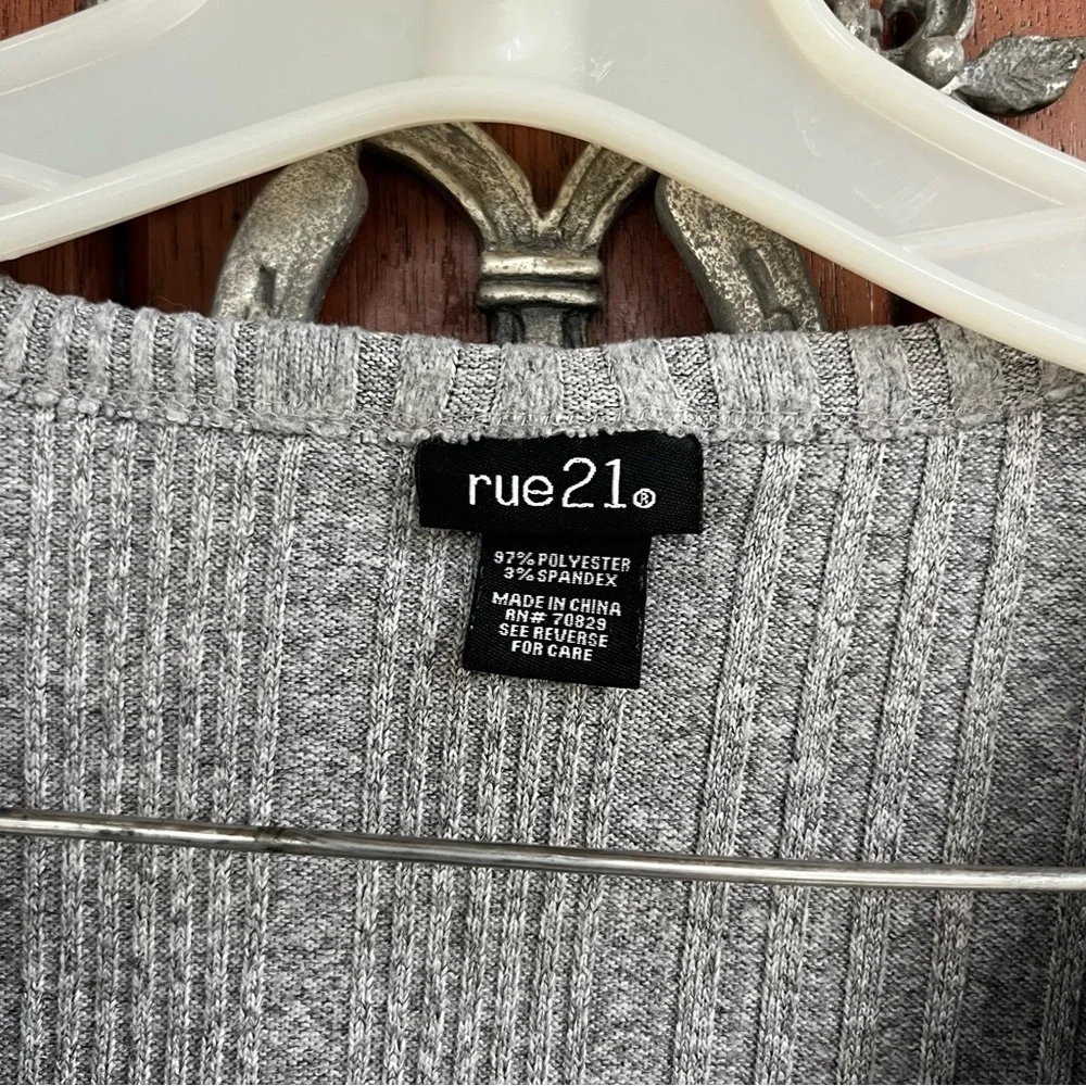 Rue21 Cropped Long Sleeve - Picture 3 of 5
